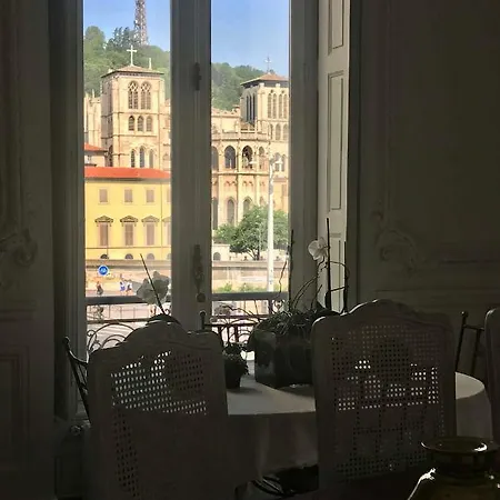 Chez Madame De Bellecour