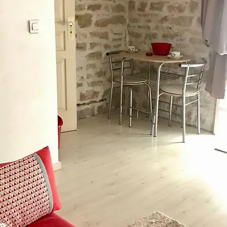 Chez Madame De Bellecour Homestay Lyon