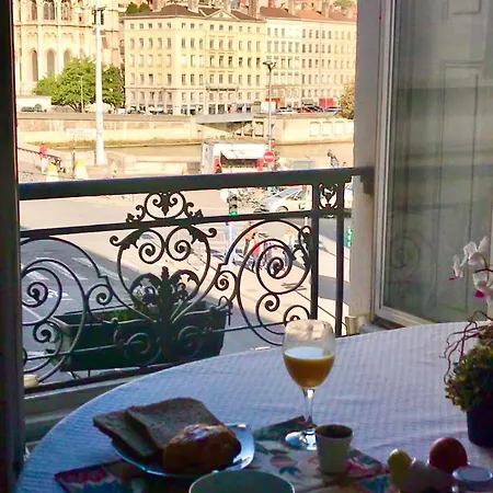 Chez Madame De Bellecour *